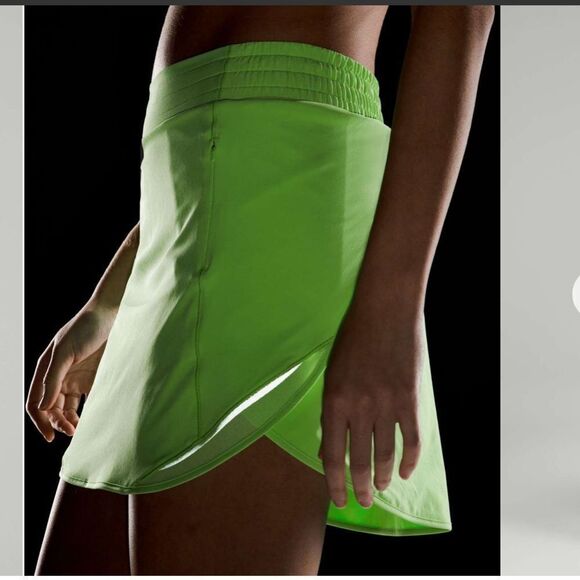 NWT New LULULEMON Hotty Hot High Rise Skirt Skort Scream Green Light SCGL 4 Long